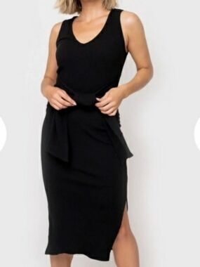 Gibsonlook Sleeveless Black Midi Dress with Tie-Waist